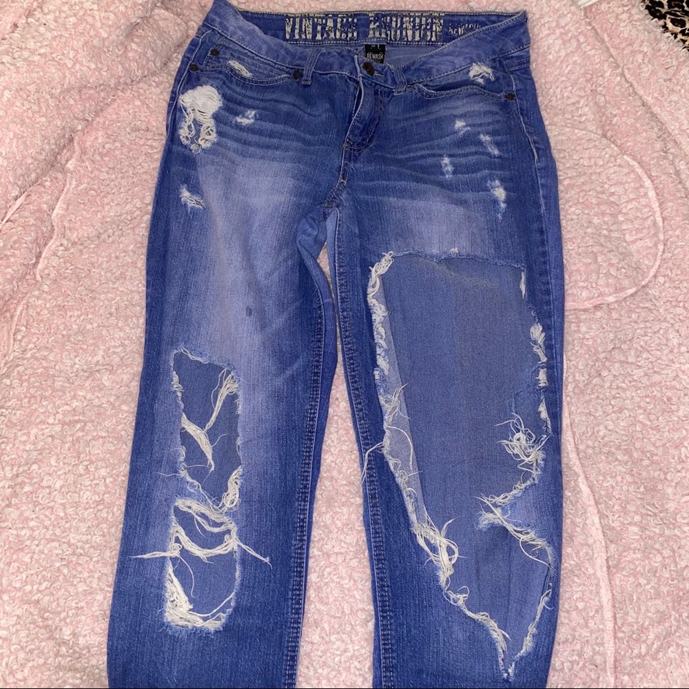 Super ripped indigo boyfriend jeans.
